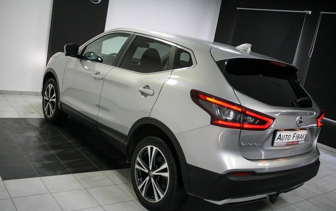 Nissan Qashqai cena 75900 przebieg: 75000, rok produkcji 2019 z Czarnków małe 232